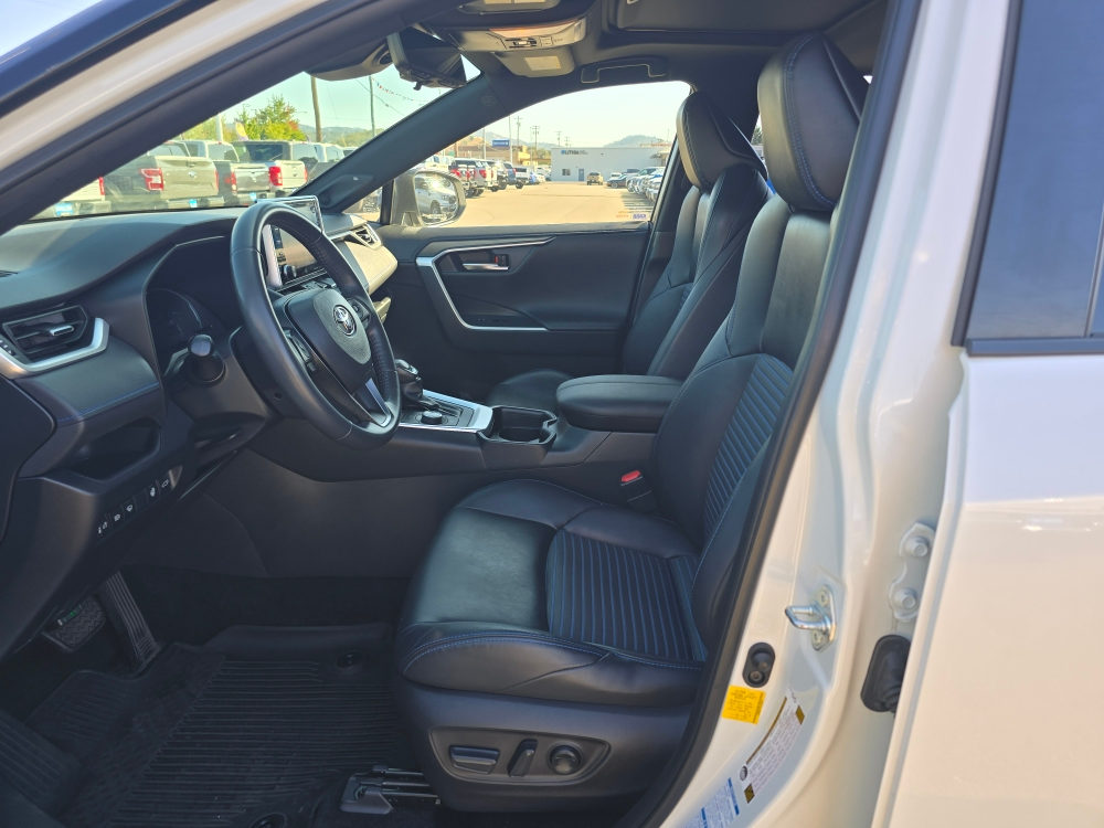 Thumbnail: 2019 Toyota RAV4 - 8