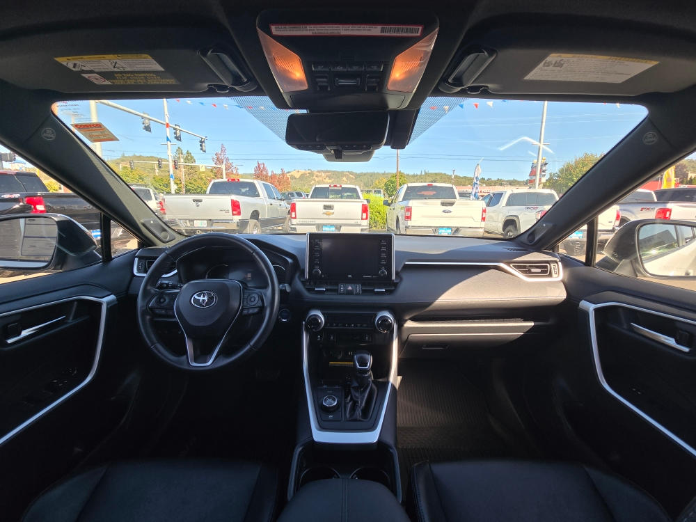 Thumbnail: 2019 Toyota RAV4 - 11