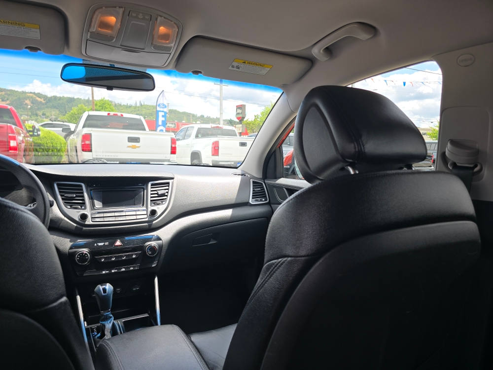 Thumbnail: 2016 Hyundai Tucson - 10