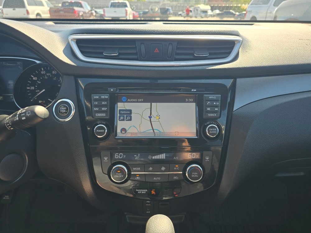 Thumbnail: 2016 Nissan Rogue - 12