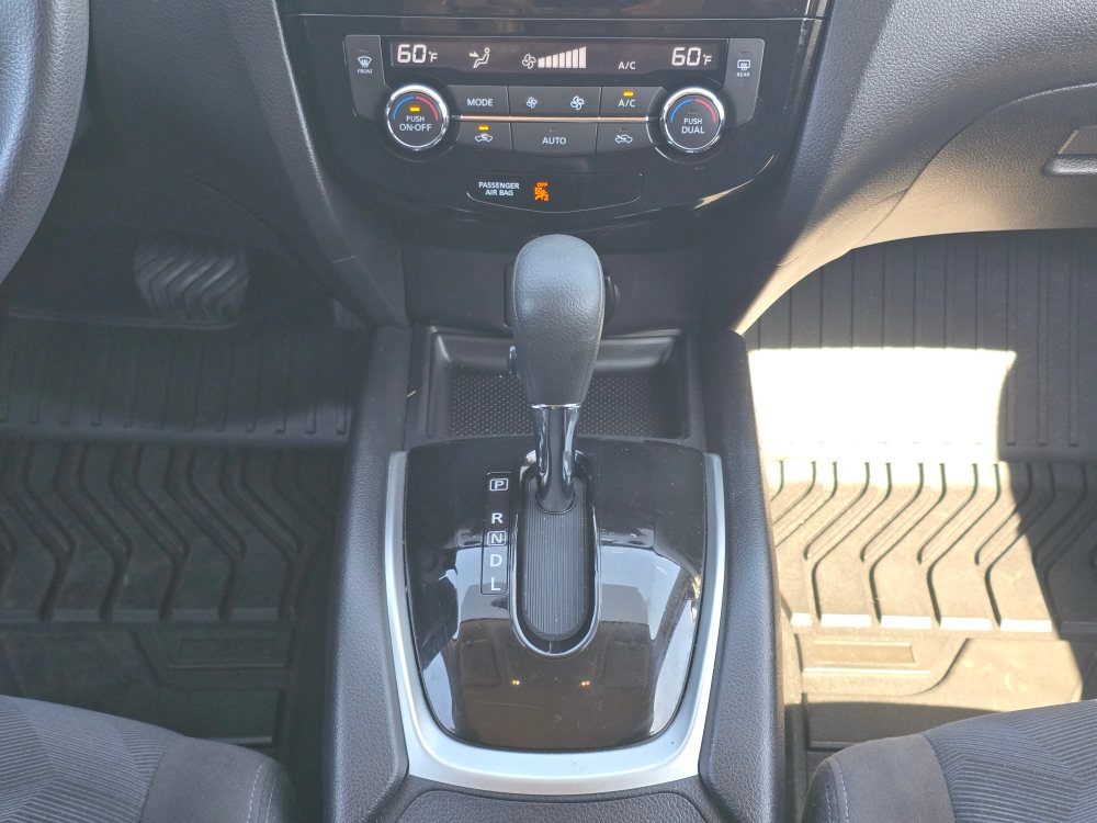 Thumbnail: 2016 Nissan Rogue - 13