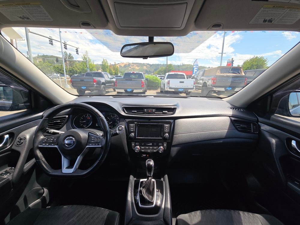 Thumbnail: 2018 Nissan Rogue - 12