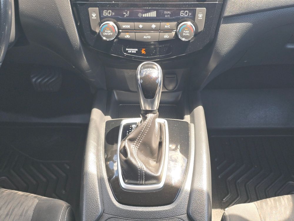 Thumbnail: 2018 Nissan Rogue - 14