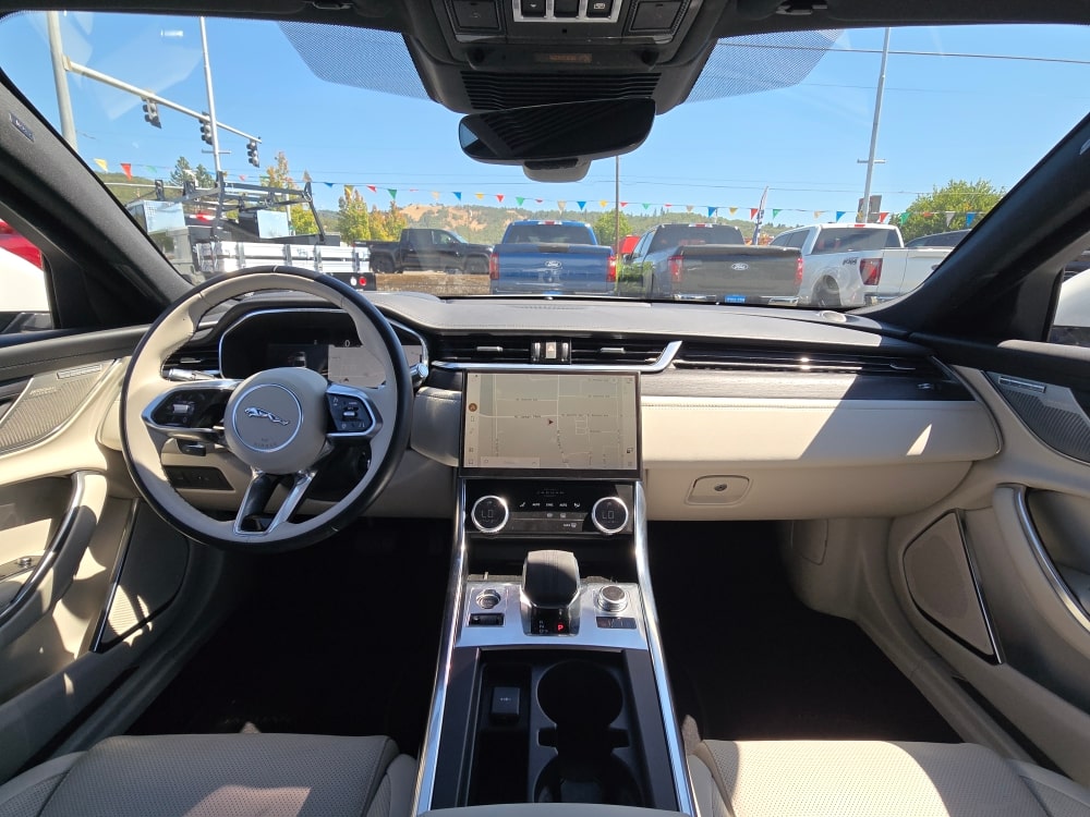 Thumbnail: 2021 Jaguar XF - 12