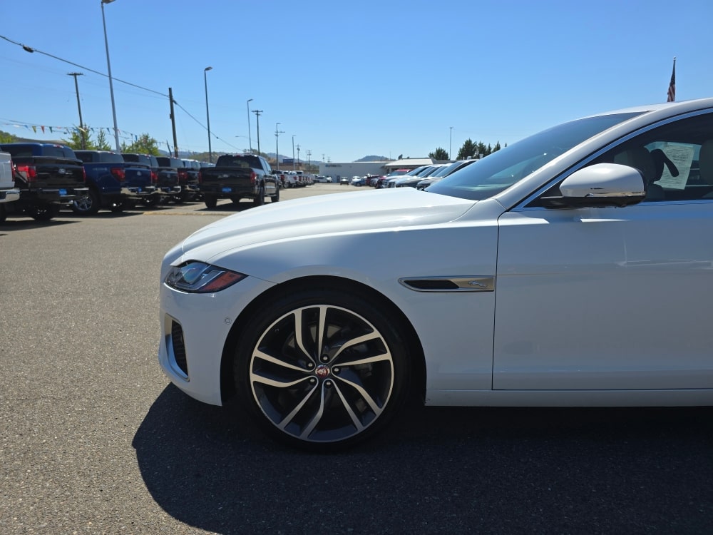 Thumbnail: 2021 Jaguar XF - 7