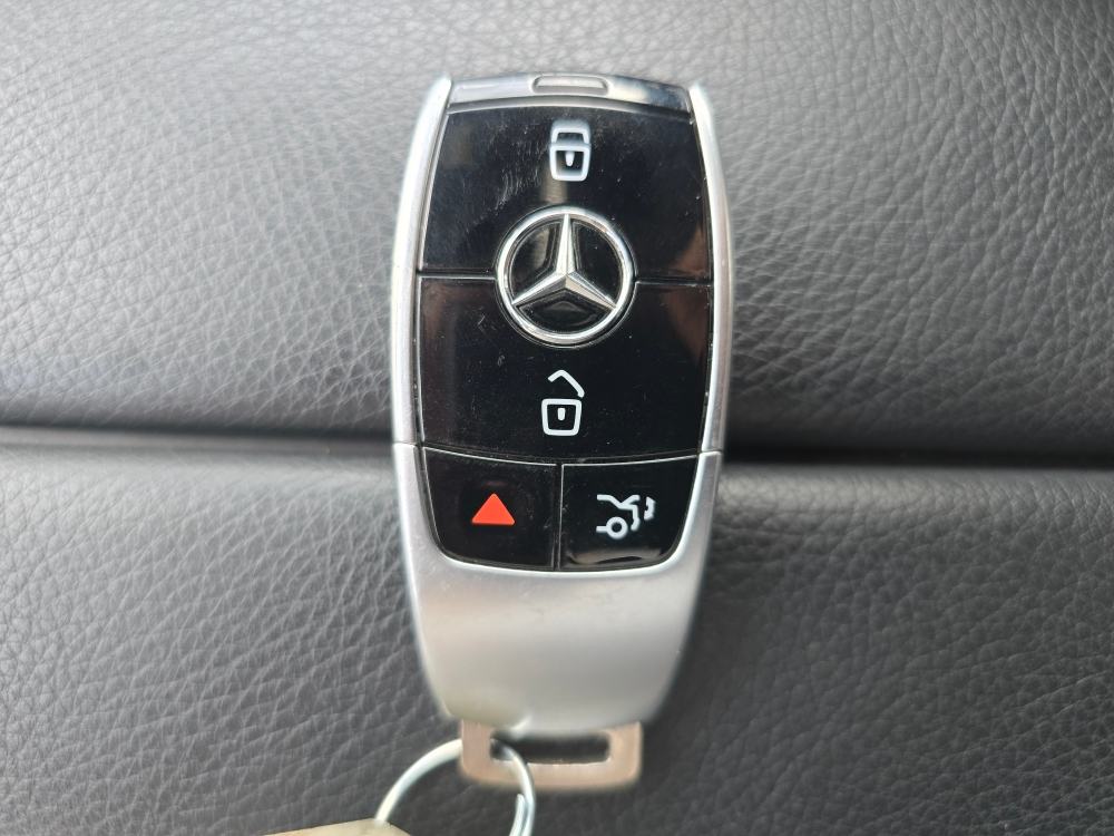Thumbnail: 2017 Mercedes-Benz E-Class - 15