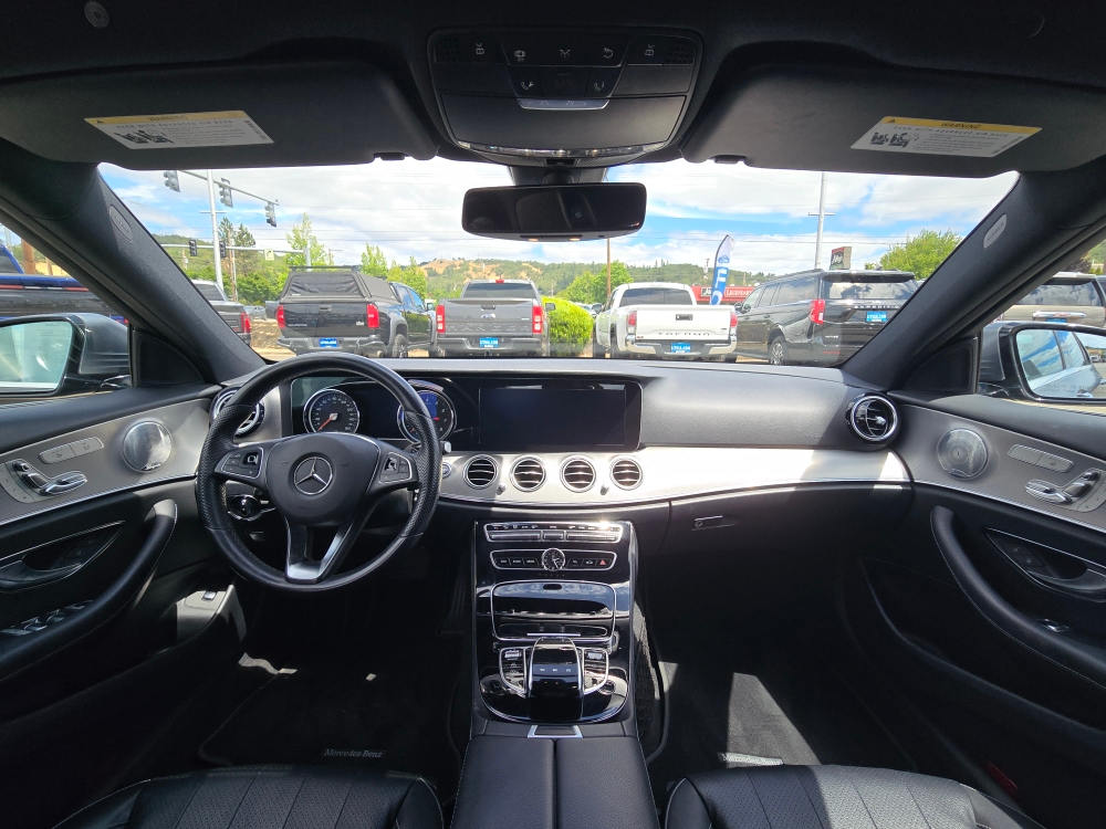 Thumbnail: 2017 Mercedes-Benz E-Class - 12