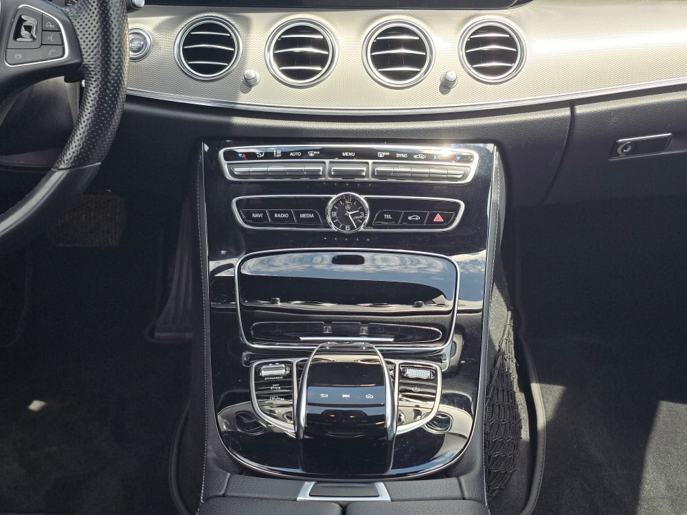 Thumbnail: 2017 Mercedes-Benz E-Class - 19