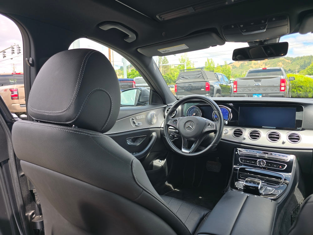 Thumbnail: 2017 Mercedes-Benz E-Class - 2