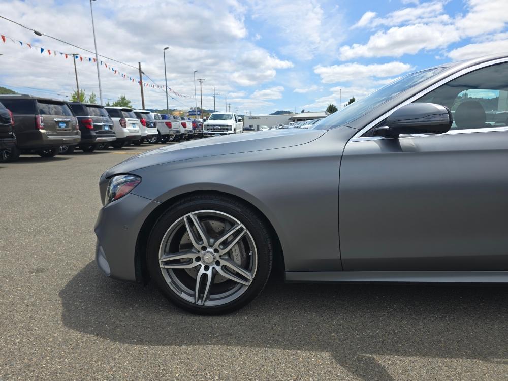 Thumbnail: 2017 Mercedes-Benz E-Class - 7