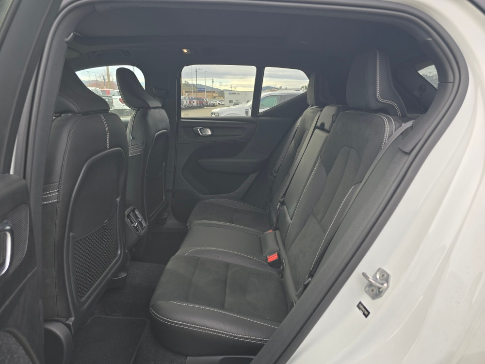 Thumbnail: 2019 Volvo XC40 - 10