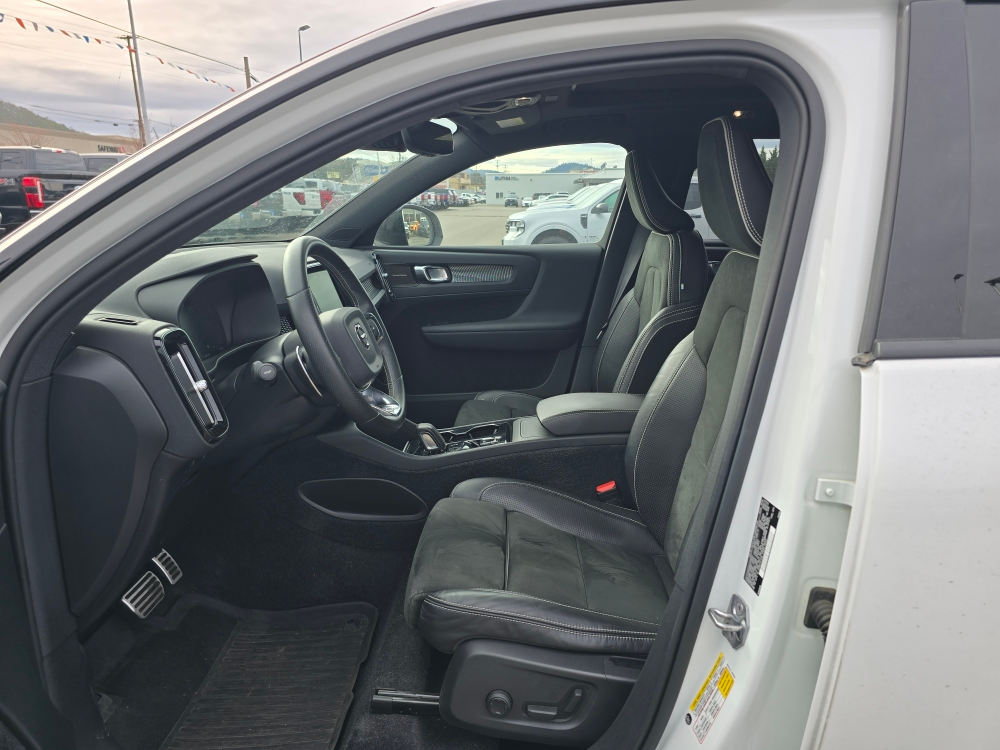 Thumbnail: 2019 Volvo XC40 - 8