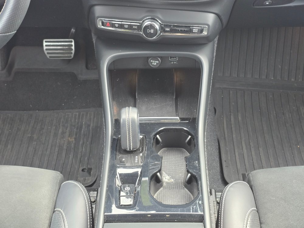 Thumbnail: 2019 Volvo XC40 - 13