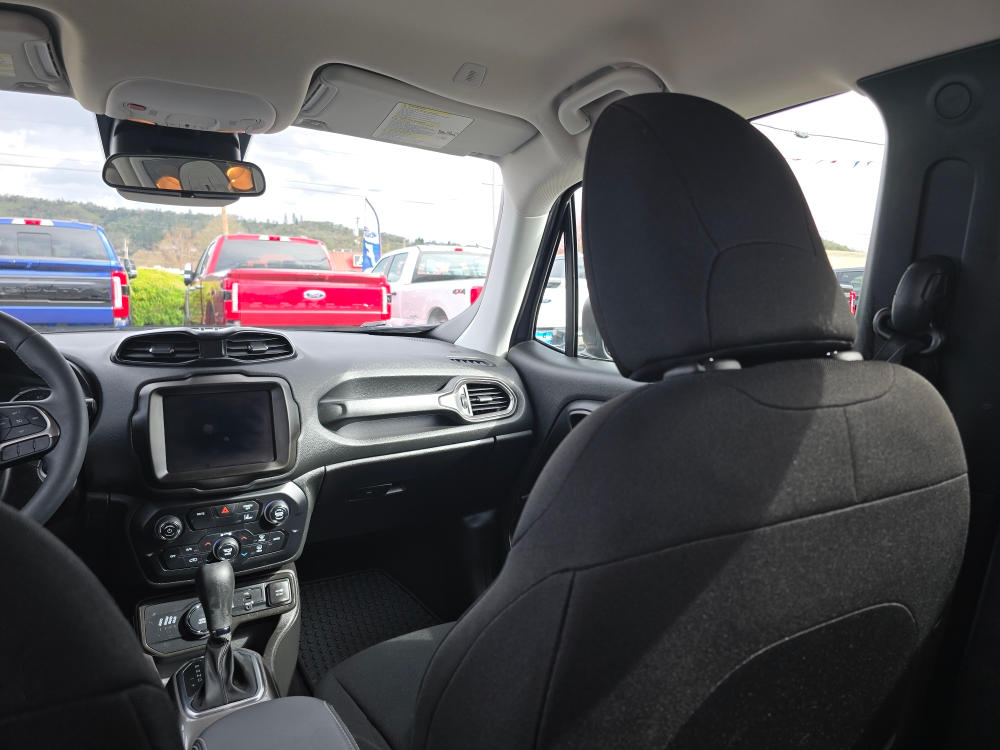 Thumbnail: 2022 Jeep Renegade - 9