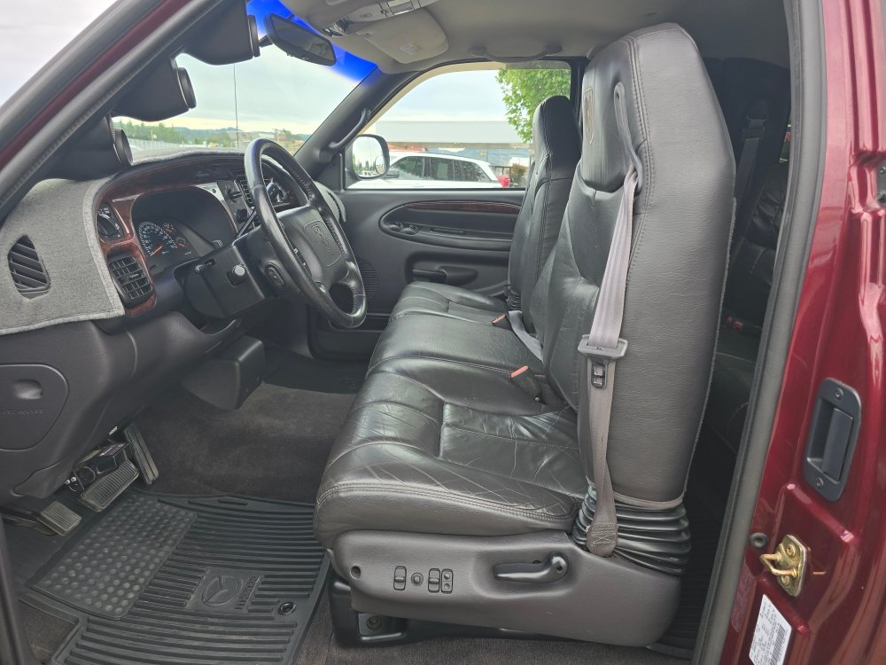 2001 Dodge Ram Pickup ST - Photo 10