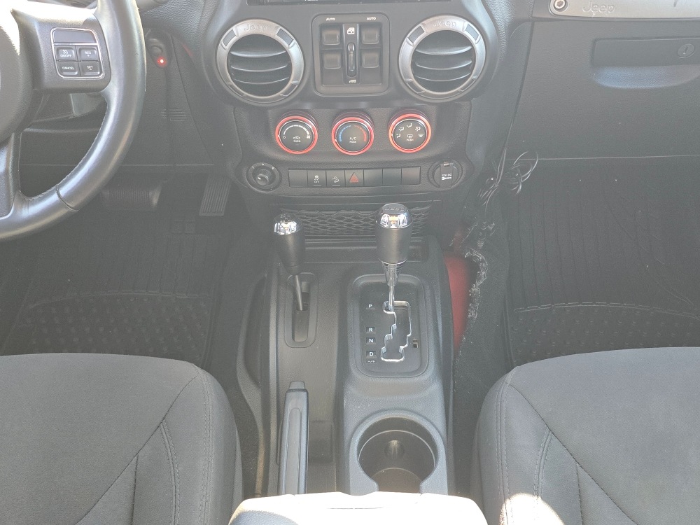 Thumbnail: 2018 Jeep Wrangler - 14