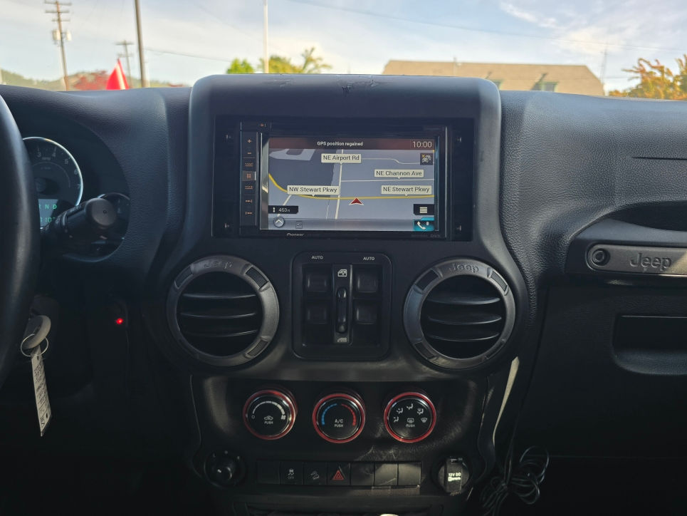 Thumbnail: 2018 Jeep Wrangler - 13