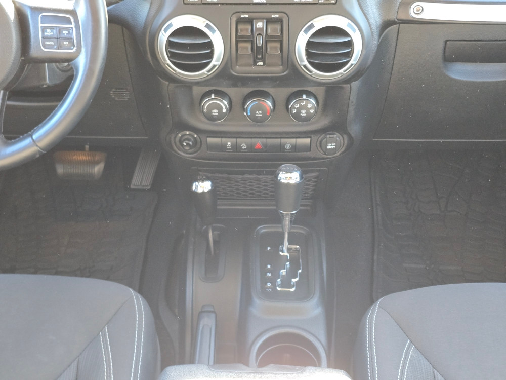 Thumbnail: 2018 Jeep Wrangler - 13