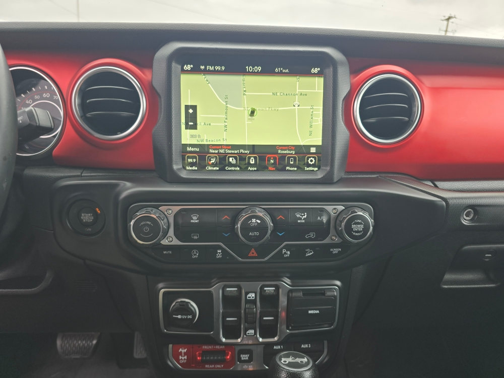 Thumbnail: 2018 Jeep Wrangler - 12