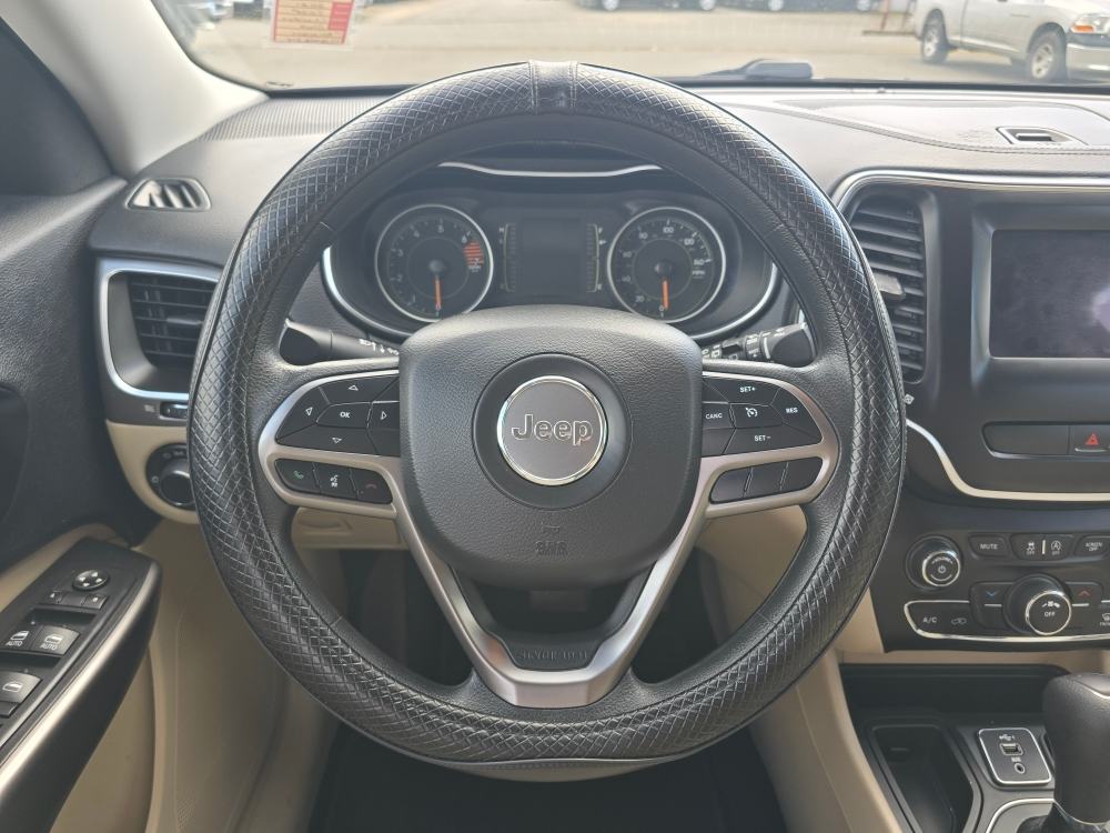 Thumbnail: 2021 Jeep Cherokee - 7