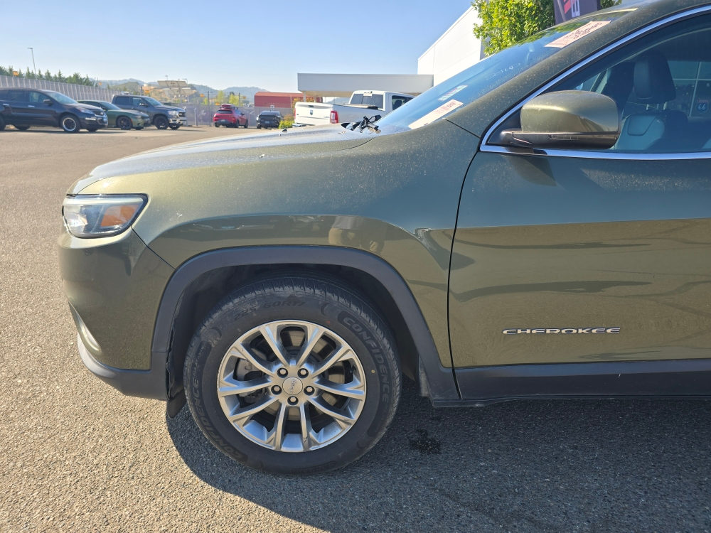 Thumbnail: 2020 Jeep Cherokee - 13