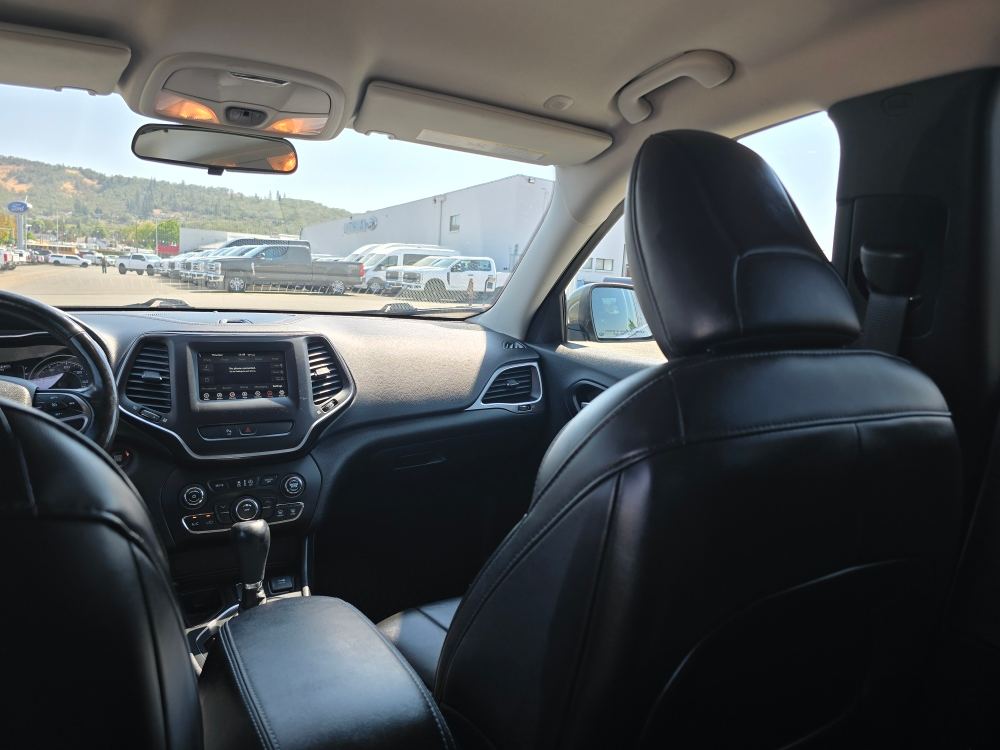 Thumbnail: 2020 Jeep Cherokee - 10