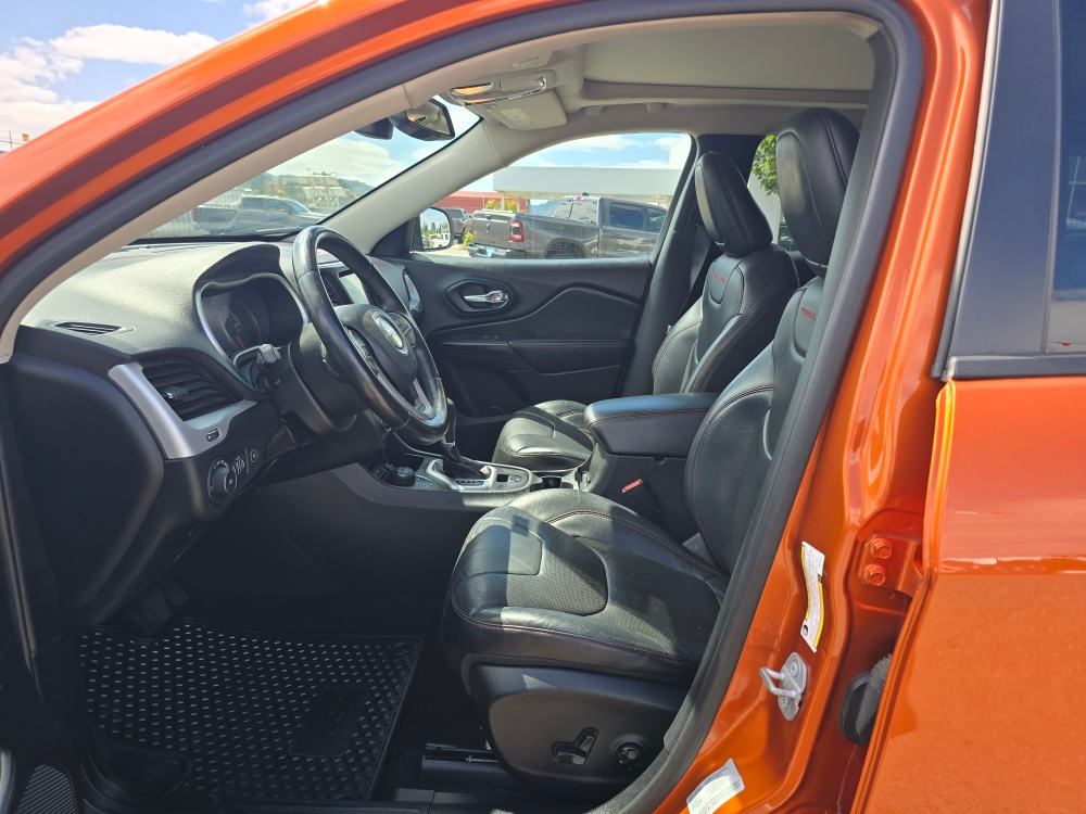 Thumbnail: 2015 Jeep Cherokee - 9