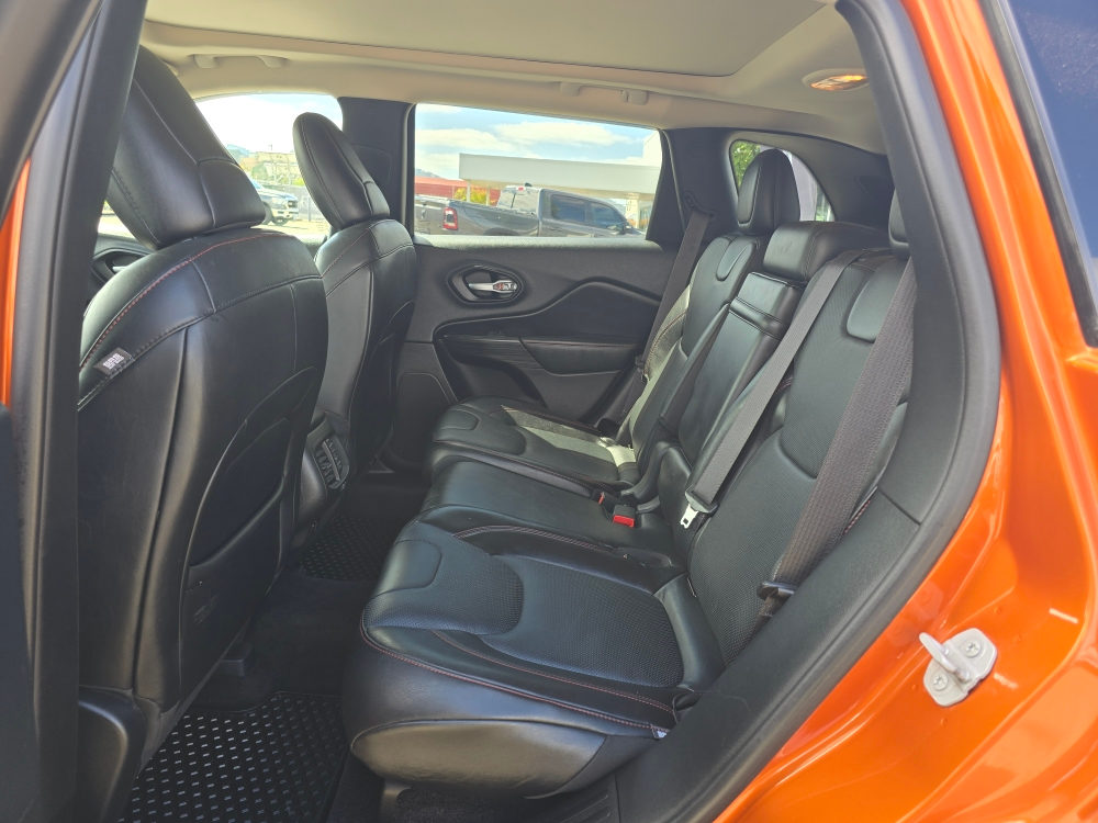 Thumbnail: 2015 Jeep Cherokee - 10