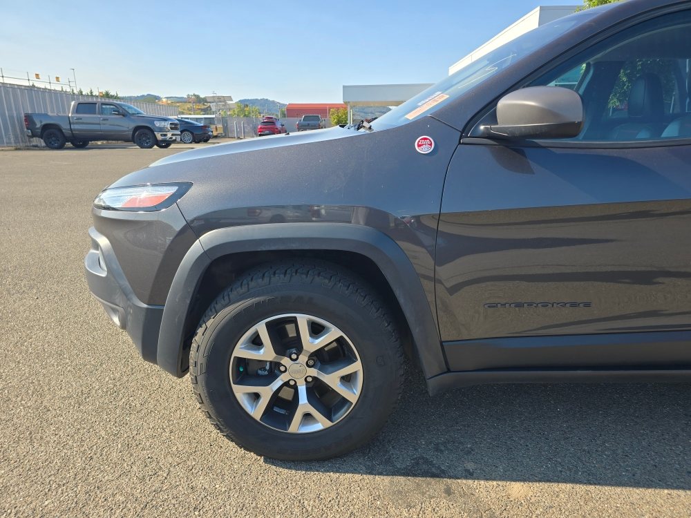 Thumbnail: 2015 Jeep Cherokee - 20