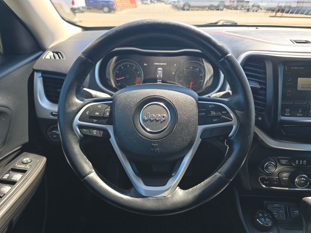 Thumbnail: 2015 Jeep Cherokee - 8