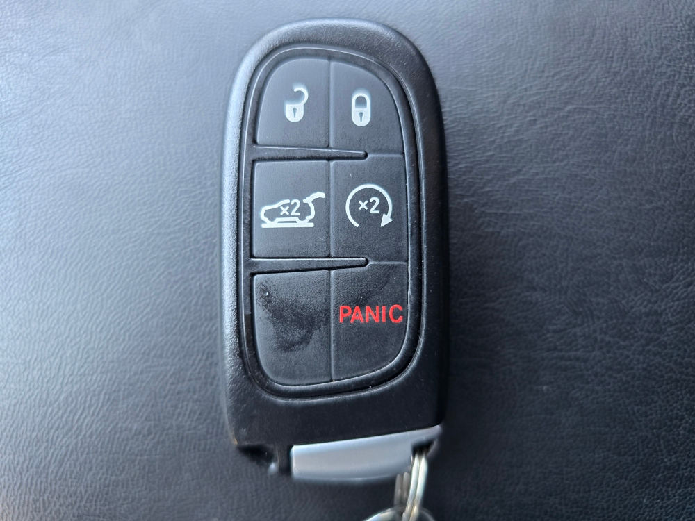 Thumbnail: 2016 Jeep Cherokee - 15