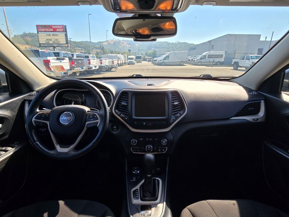 Thumbnail: 2016 Jeep Cherokee - 11