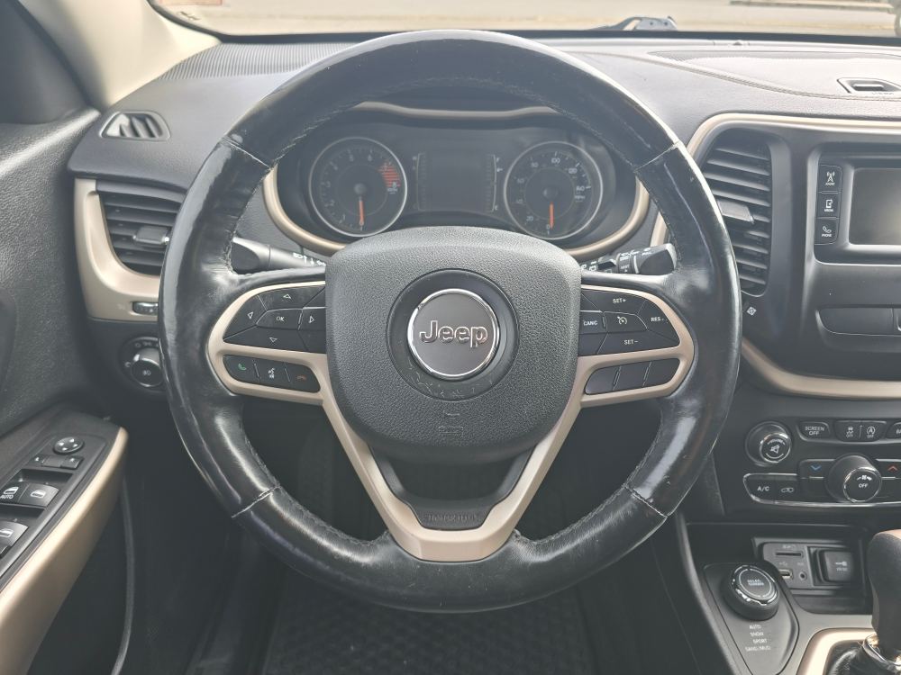Thumbnail: 2018 Jeep Cherokee - 7