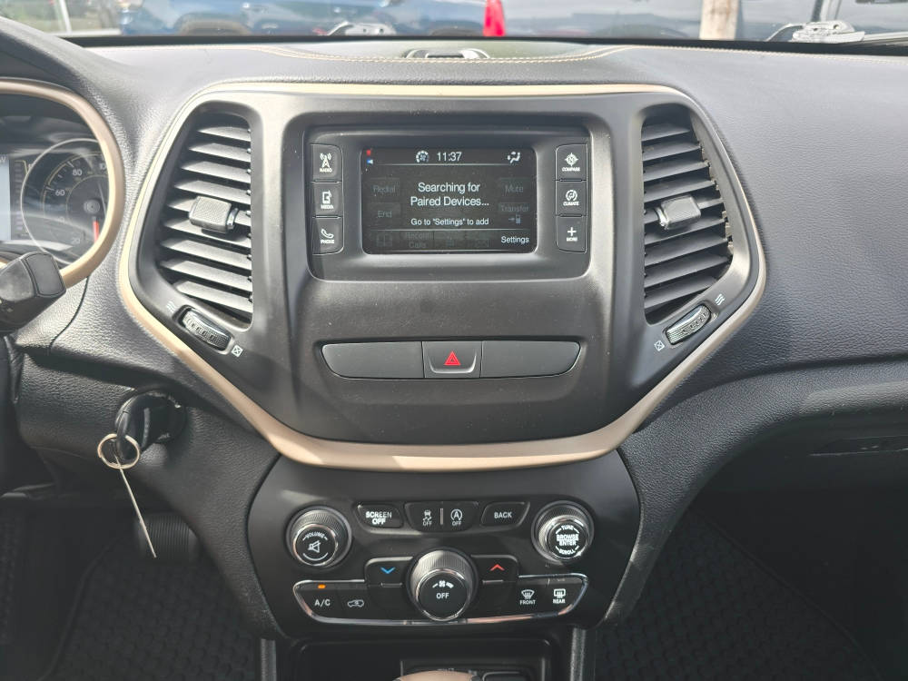 Thumbnail: 2018 Jeep Cherokee - 12