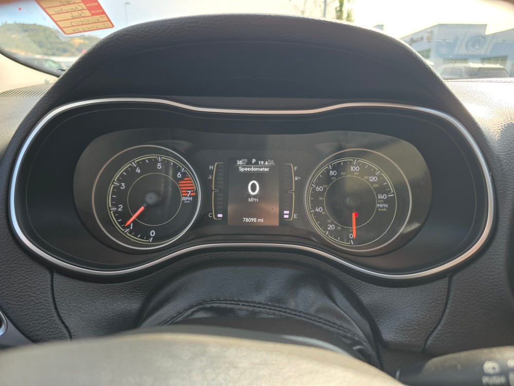 Thumbnail: 2019 Jeep Cherokee - 14