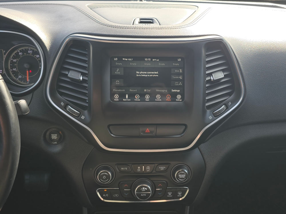 Thumbnail: 2019 Jeep Cherokee - 12
