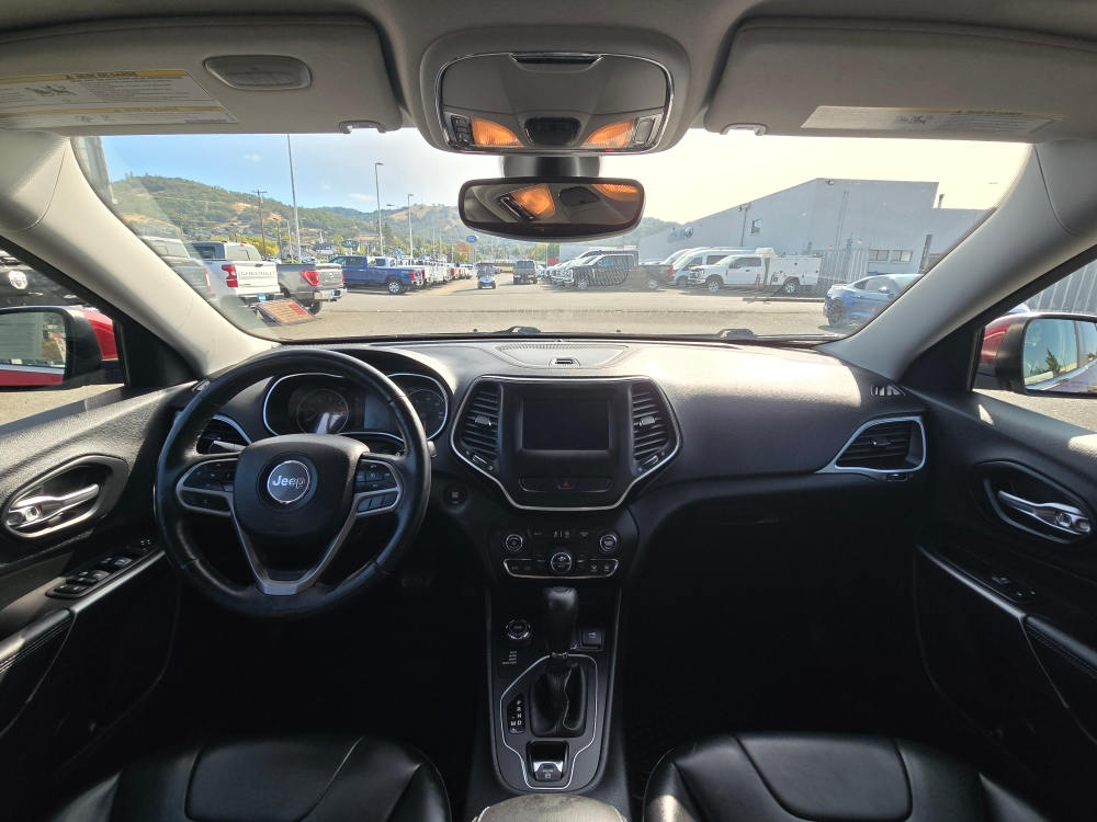 Thumbnail: 2019 Jeep Cherokee - 11