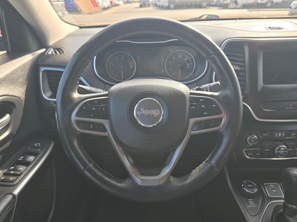 Thumbnail: 2019 Jeep Cherokee - 7