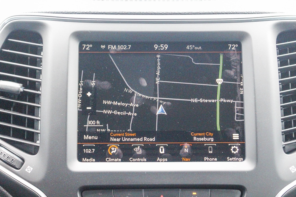2023 Jeep Cherokee Altitude Lux 16