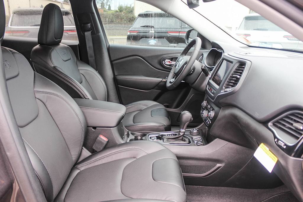 2023 Jeep Cherokee Altitude Lux 12