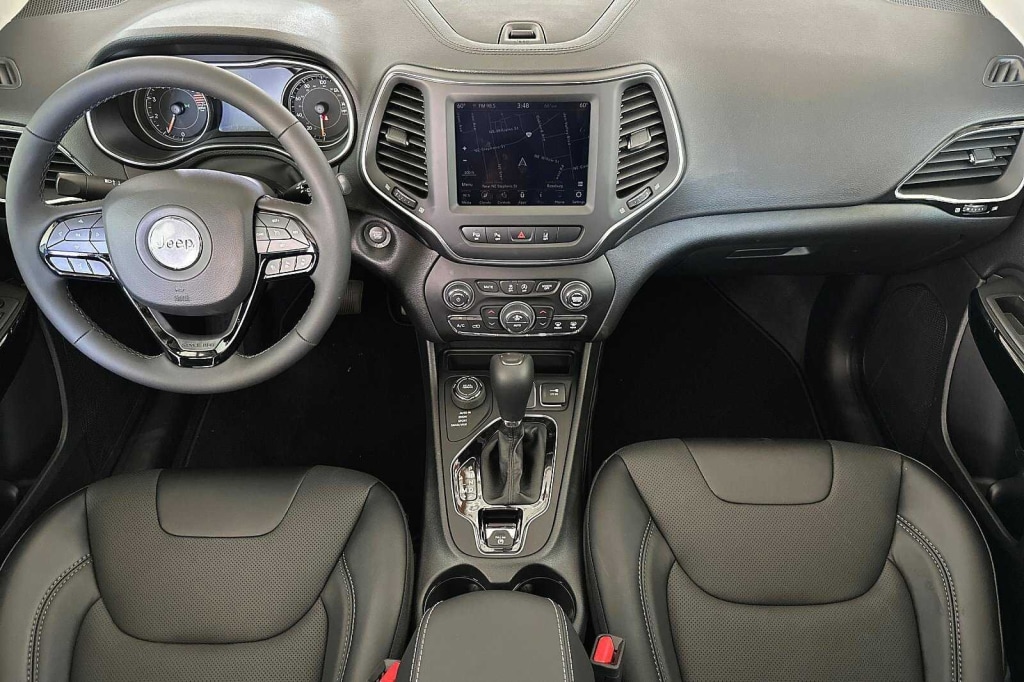 2023 Jeep Cherokee Altitude Lux 4