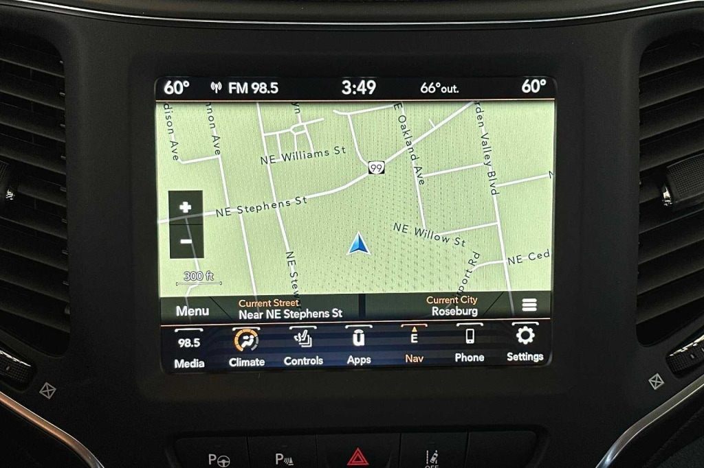 2023 Jeep Cherokee Altitude Lux 25