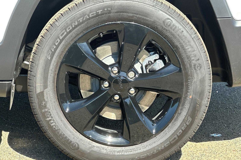 2023 Jeep Cherokee Altitude Lux 10