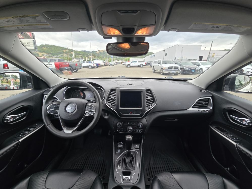 Thumbnail: 2022 Jeep Cherokee - 12