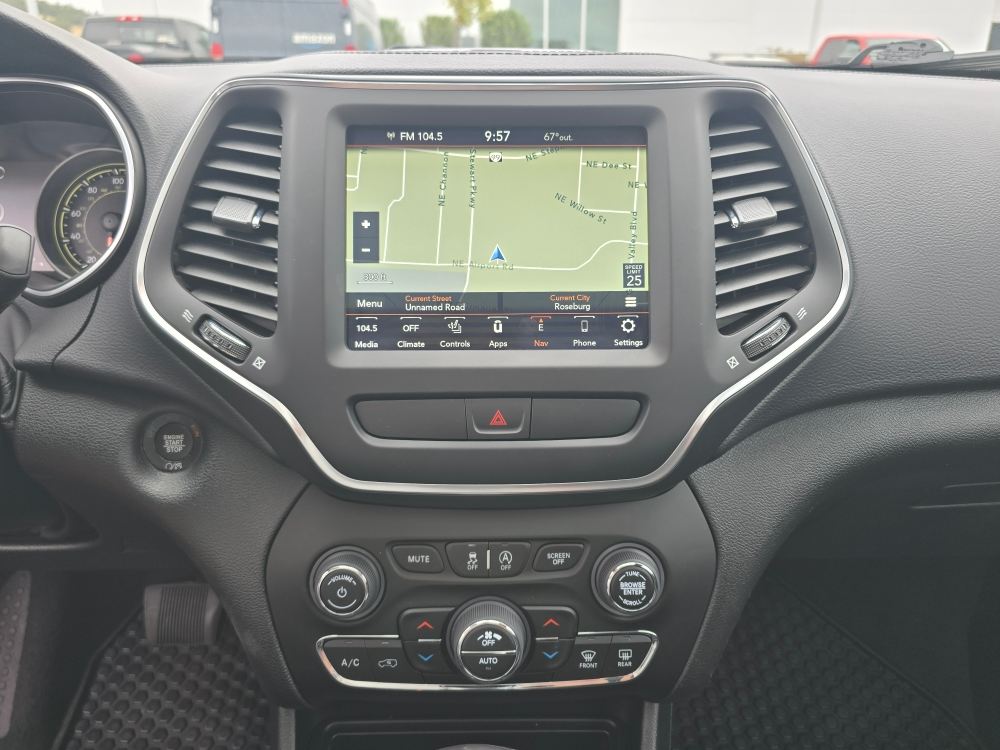 Thumbnail: 2022 Jeep Cherokee - 12