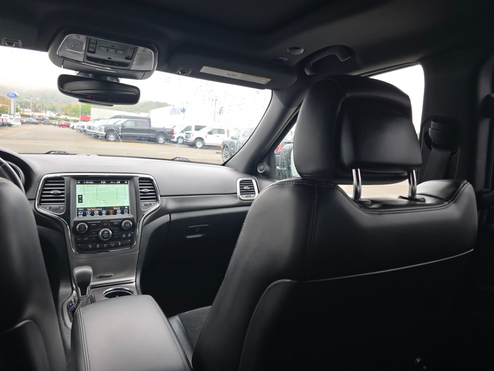 Thumbnail: 2018 Jeep Grand Cherokee - 18