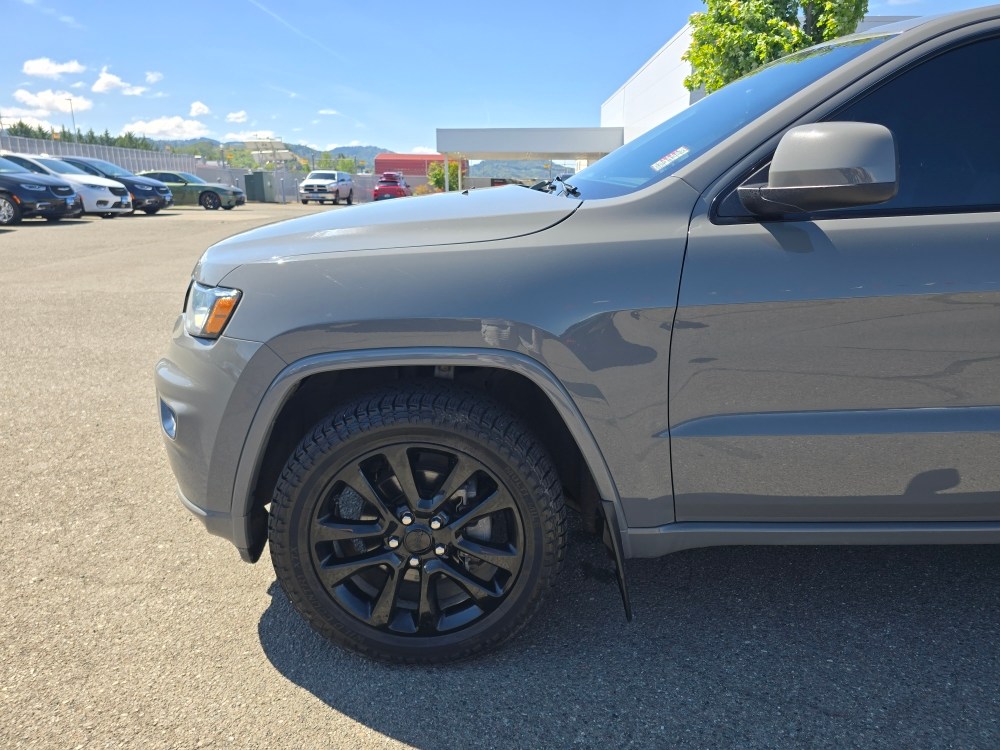 Thumbnail: 2019 Jeep Grand Cherokee - 7