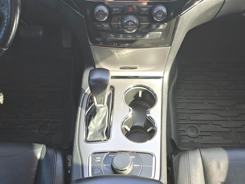 Thumbnail: 2021 Jeep Grand Cherokee - 12