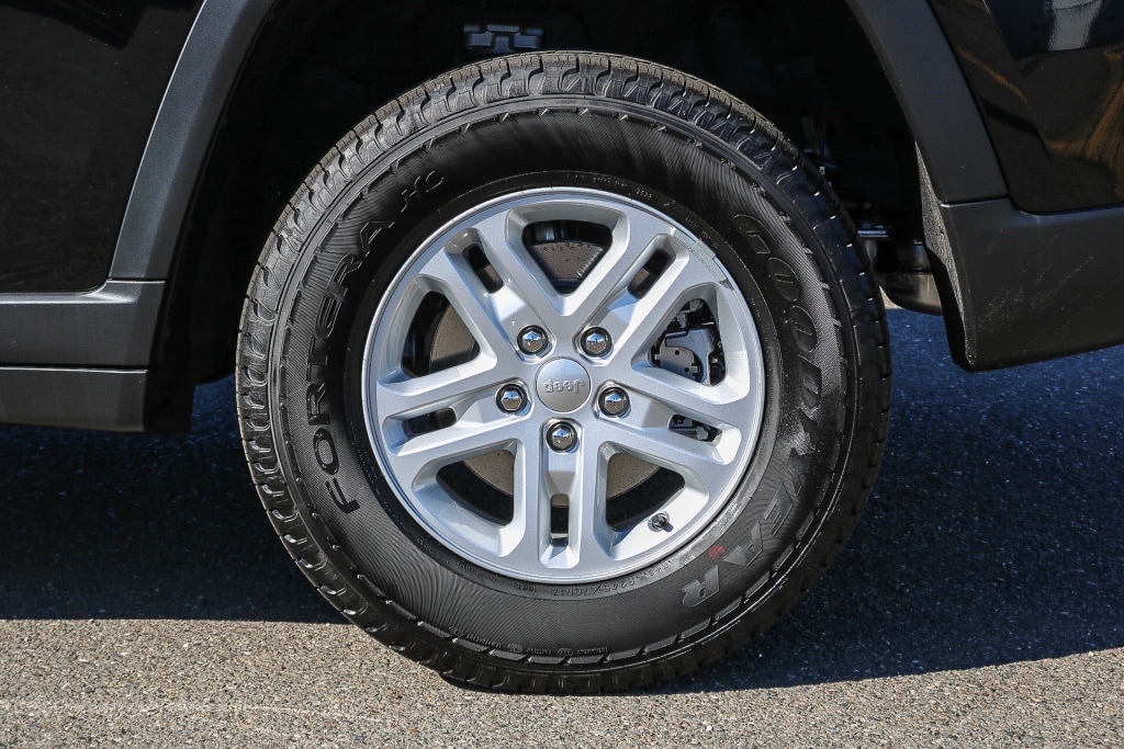2023 Jeep Grand Cherokee Laredo 23