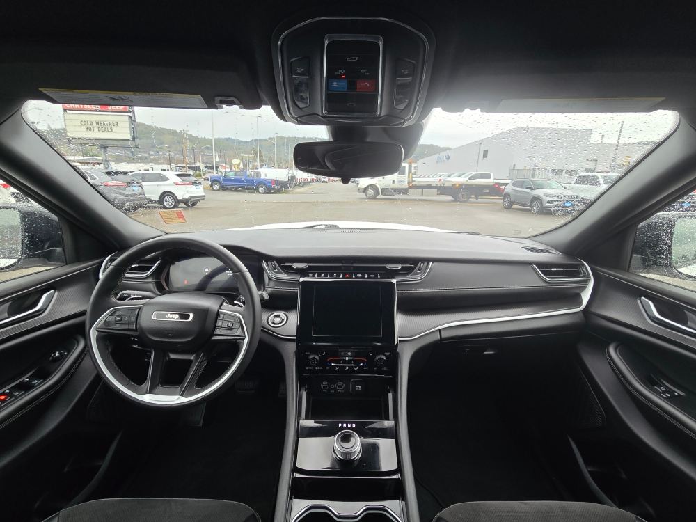 Thumbnail: 2023 Jeep Grand Cherokee - 11